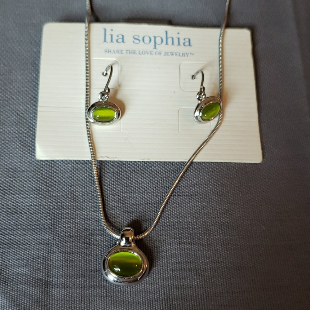 Lia Sophia necklace and earrings